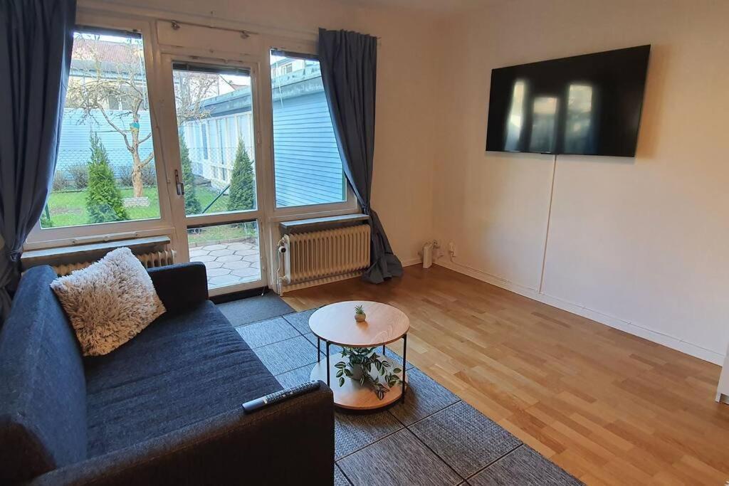 Apartment With Garden Near Metro! Stockholm Exterior photo