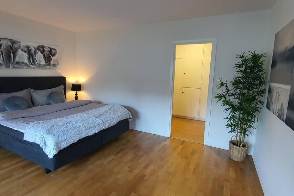 Apartment With Garden Near Metro! Stockholm Exterior photo